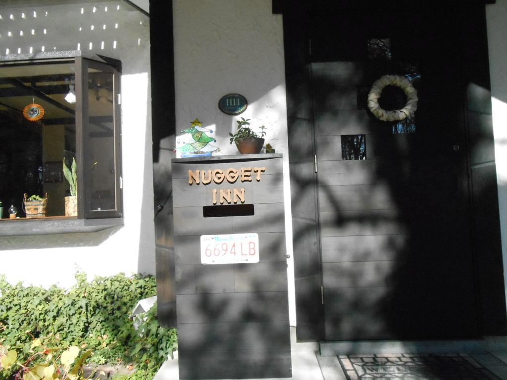Pension Nugget Inn Hakuba Eksteriør billede