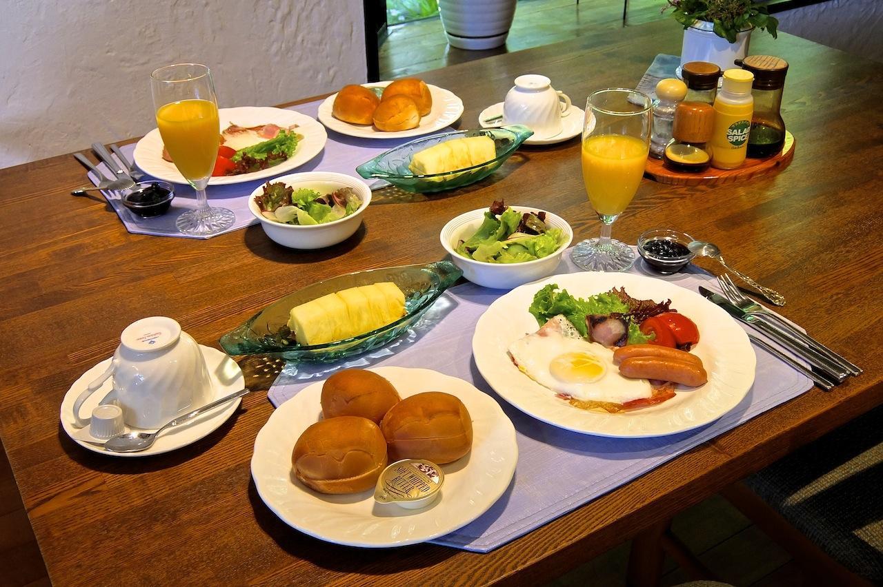 Pension Nugget Inn Hakuba Eksteriør billede